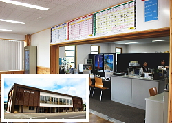 宮崎交通株式会社内の窓口と左下に会社の外見が合成されている写真